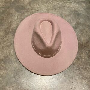 women’s hat. never worn.